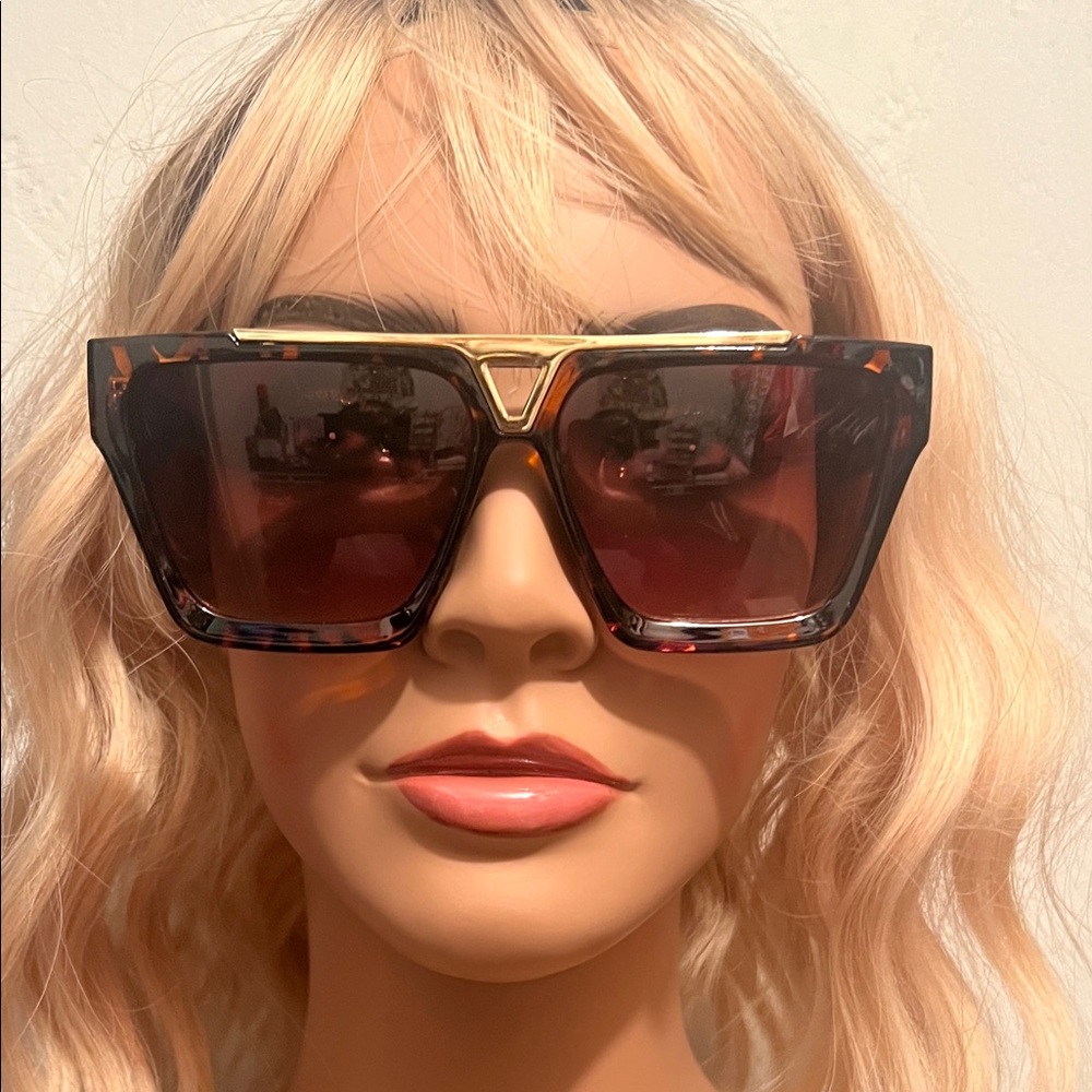 Island Sunglass Club Brown And Gold Stylish Tortoise Shell Sunglasses